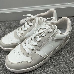 NWOT Calvin Klein White and Tan Sneakers Kchattea-C